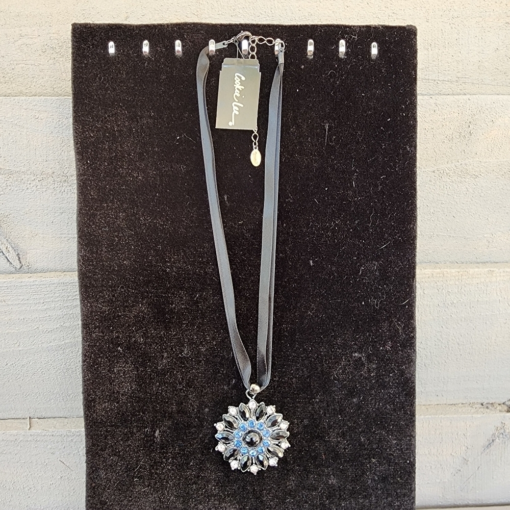 Cookie Lee Silver, Black and Blue Pendant Necklace #82342 NWT